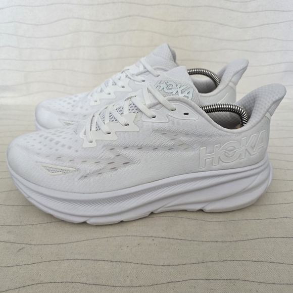 Hoka One One Womens Clifton 9 Triple White Running Sneakers Shoes F27222L Sz 11D - Picture 2 of 14